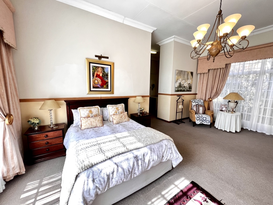 4 Bedroom Property for Sale in Van Der Hoff Park North West